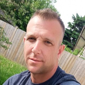 Meet your Posher, Dustin